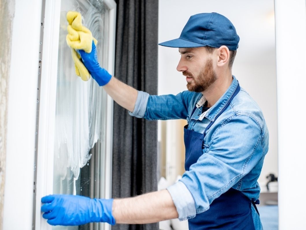 A Glass and Window Cleaner Tailored To Your Brand